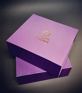 Cutie rigida - i^nchidere cu magnet, personalizare folio , dimensiune 36 x 25 x 14 cm - MUM MUAH #cutiirigide #cutiipersonalizate #ambalajepersonalizate #ambalajedelux #premiumbox #luxurybox #custombox 
